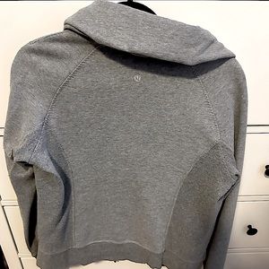 Lululemon Scuba Hoodie Zip Jacket Womens size 10 grey